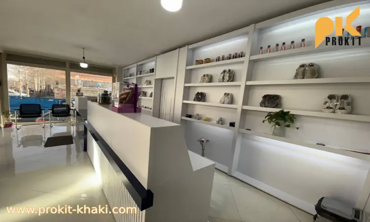 دکور سفید مغازه خشکشویی